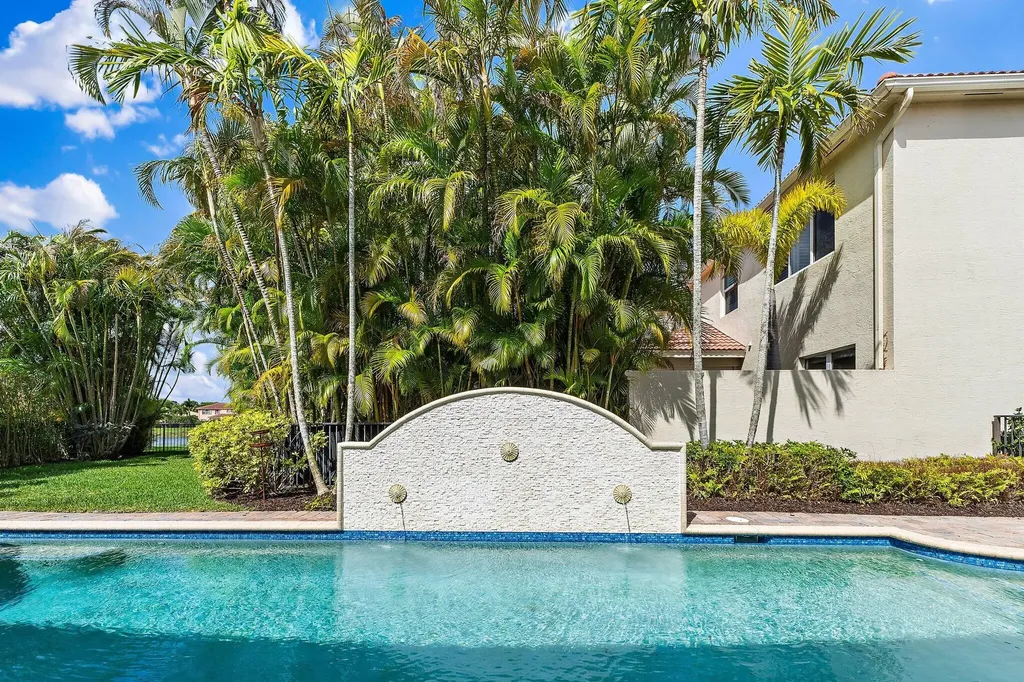 103 La Vida Court Palm Beach Gardens FL 33418