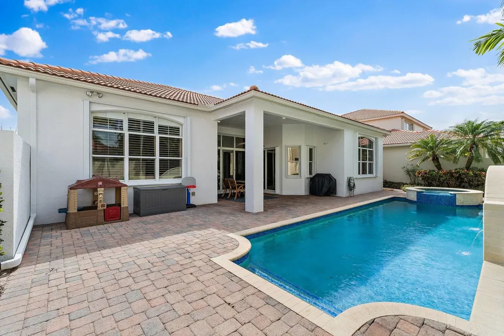 103 La Vida Court Palm Beach Gardens FL 33418