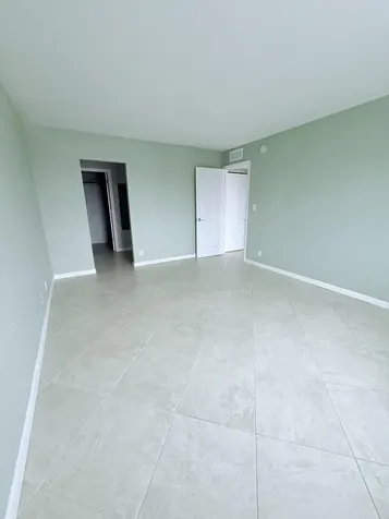 401 Golden Isle Drive Hallandale Beach FL 33009