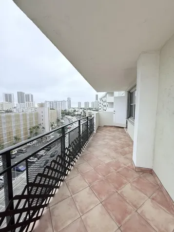 401 Golden Isle Drive Hallandale Beach FL 33009