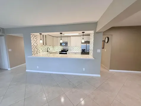 401 Golden Isle Drive Hallandale Beach FL 33009