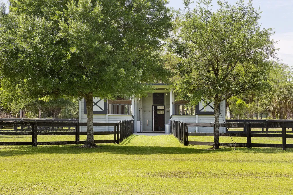 2741 Buck Ridge Trail Loxahatchee FL 33470
