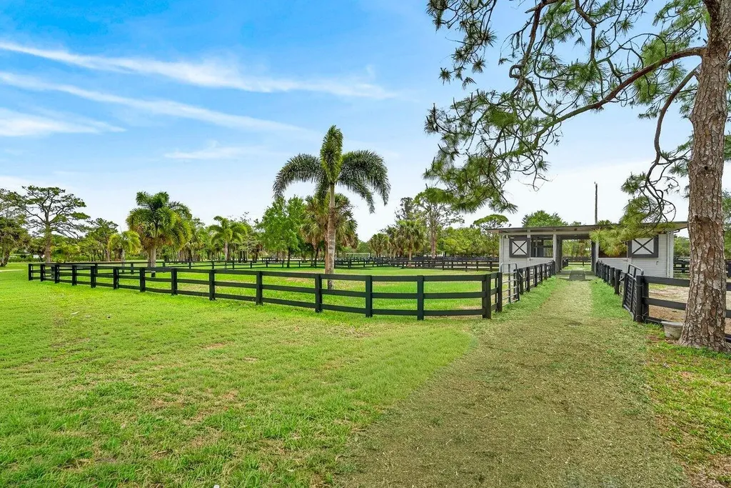 2741 Buck Ridge Trail Loxahatchee FL 33470