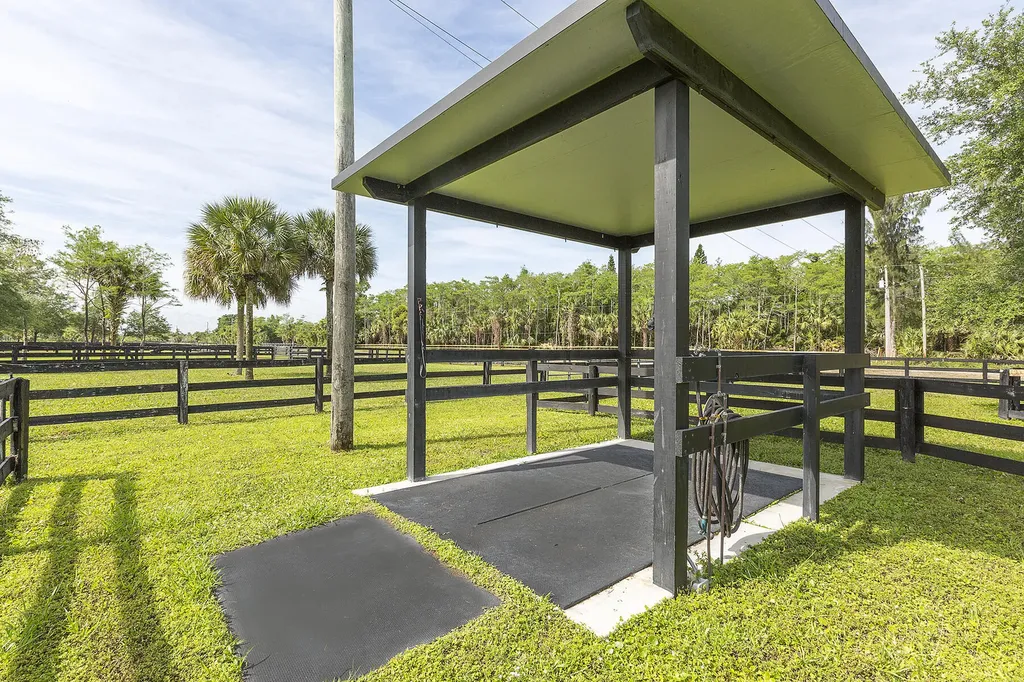 2741 Buck Ridge Trail Loxahatchee FL 33470