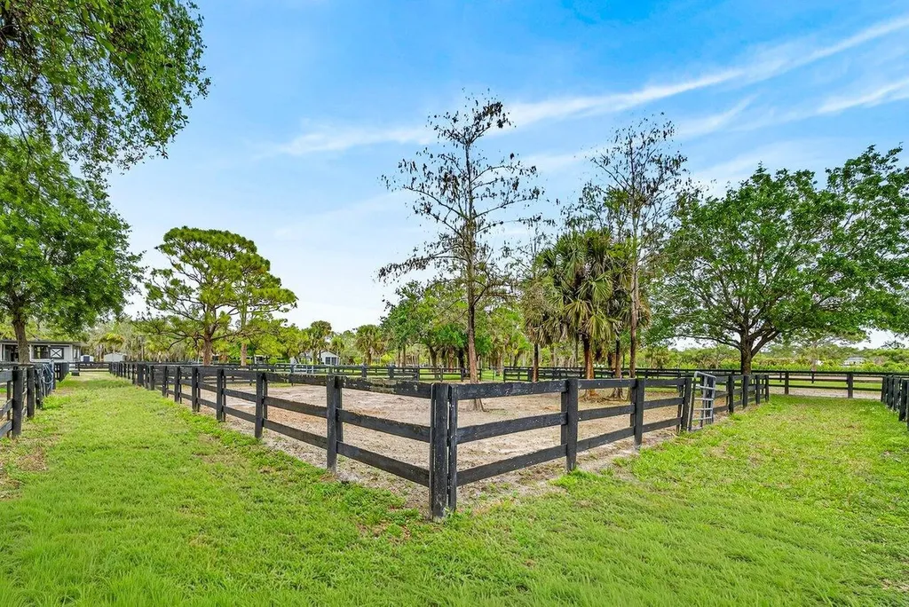 2741 Buck Ridge Trail Loxahatchee FL 33470