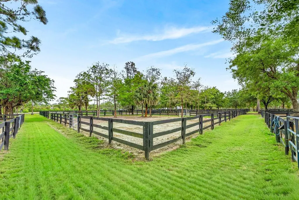 2741 Buck Ridge Trail Loxahatchee FL 33470