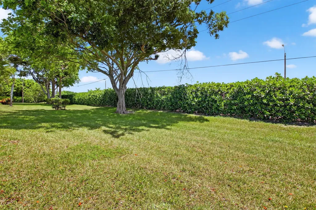 13984 Vía Flora Delray Beach FL 33484
