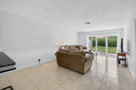 13984 Vía Flora Delray Beach FL 33484