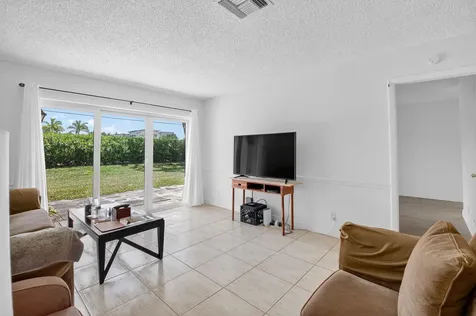 13984 Vía Flora Delray Beach FL 33484