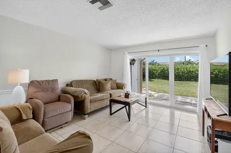 13984 Vía Flora Delray Beach FL 33484