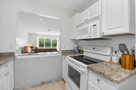 13984 Vía Flora Delray Beach FL 33484