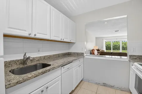 13984 Vía Flora Delray Beach FL 33484