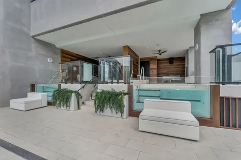 20 NE 11th Street Miami FL 33132