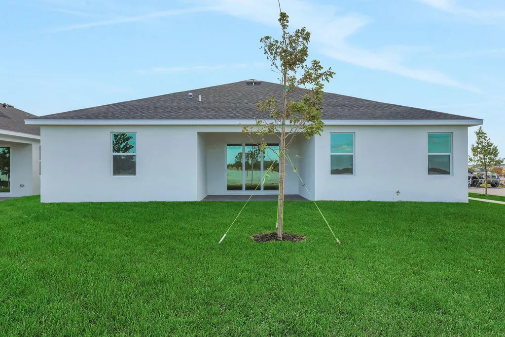 10716 NW Suncrest Lp Port St Lucie FL 34987