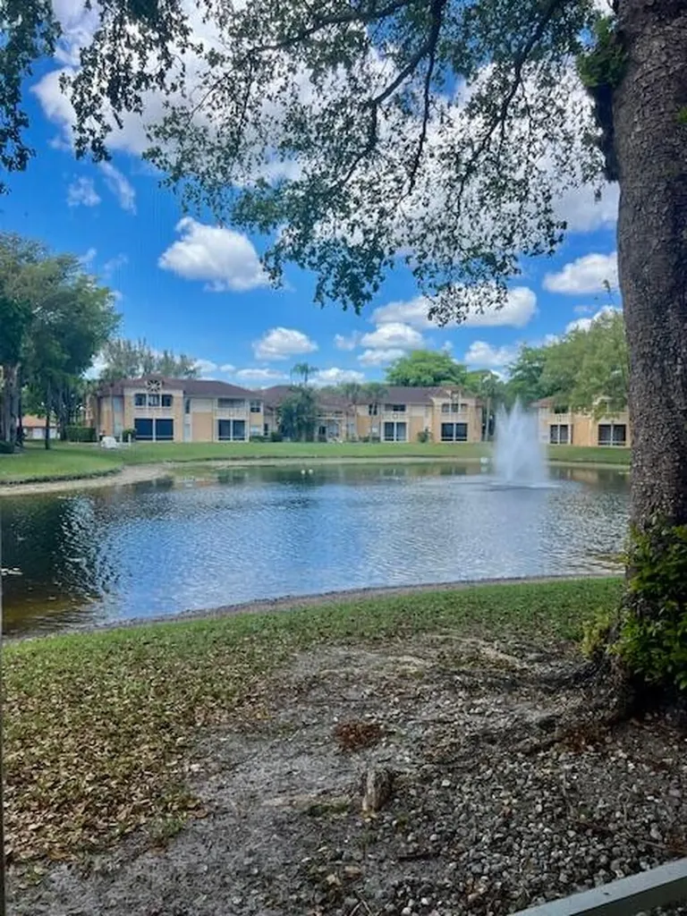 4879 Via Palm Lakes West Palm Beach FL 33417