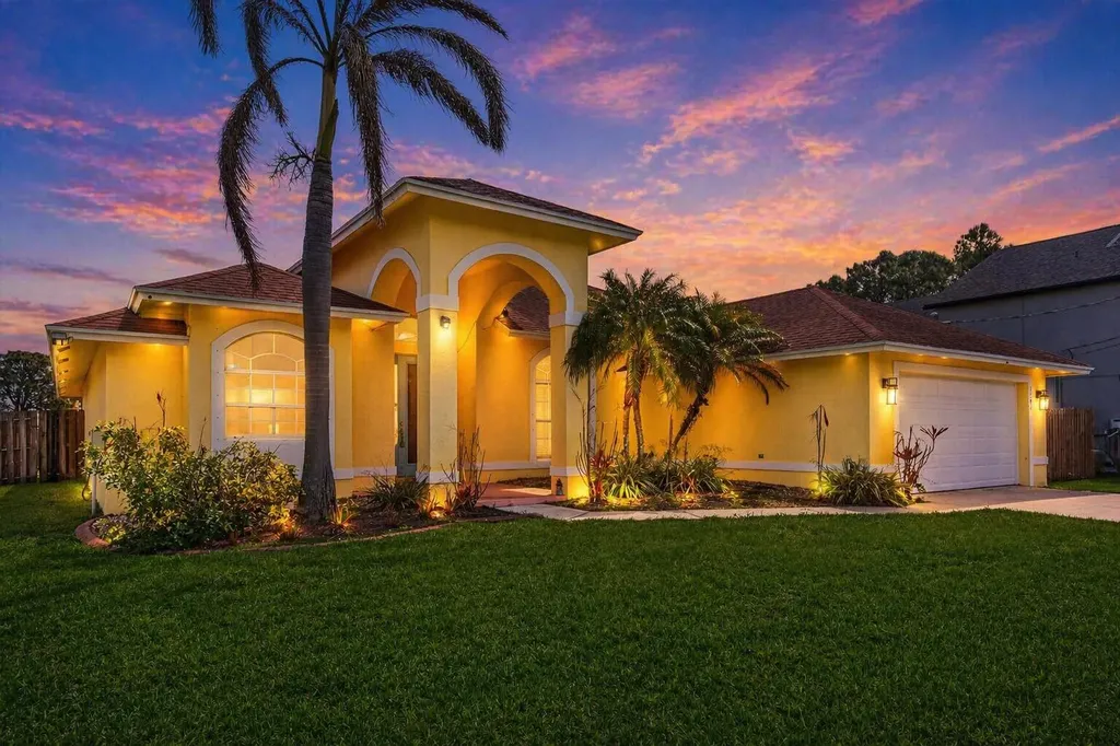 5785 NW Dublin Drive Port St Lucie FL 34986