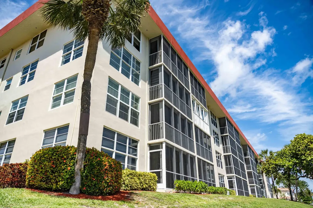 3180 NE 48th Court Lighthouse Point FL 33064