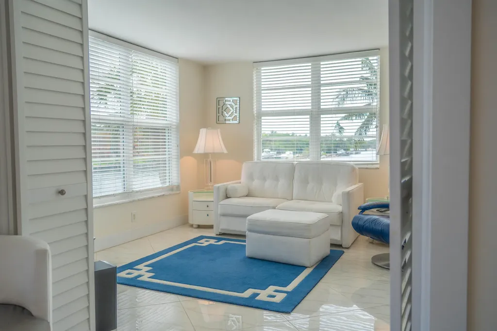 3180 NE 48th Court Lighthouse Point FL 33064