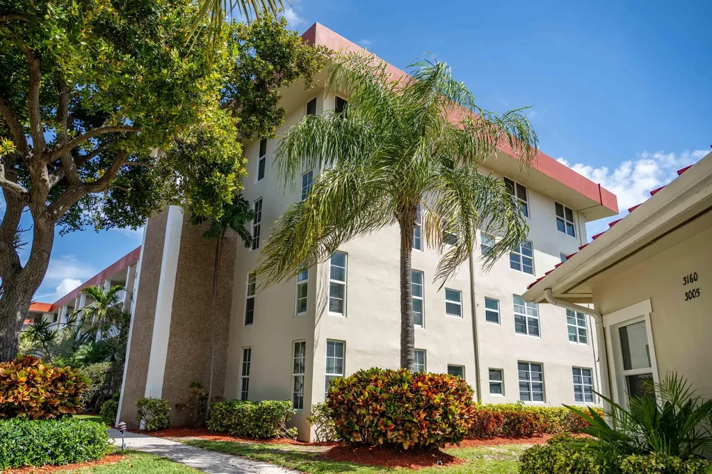 3180 NE 48th Court Lighthouse Point FL 33064