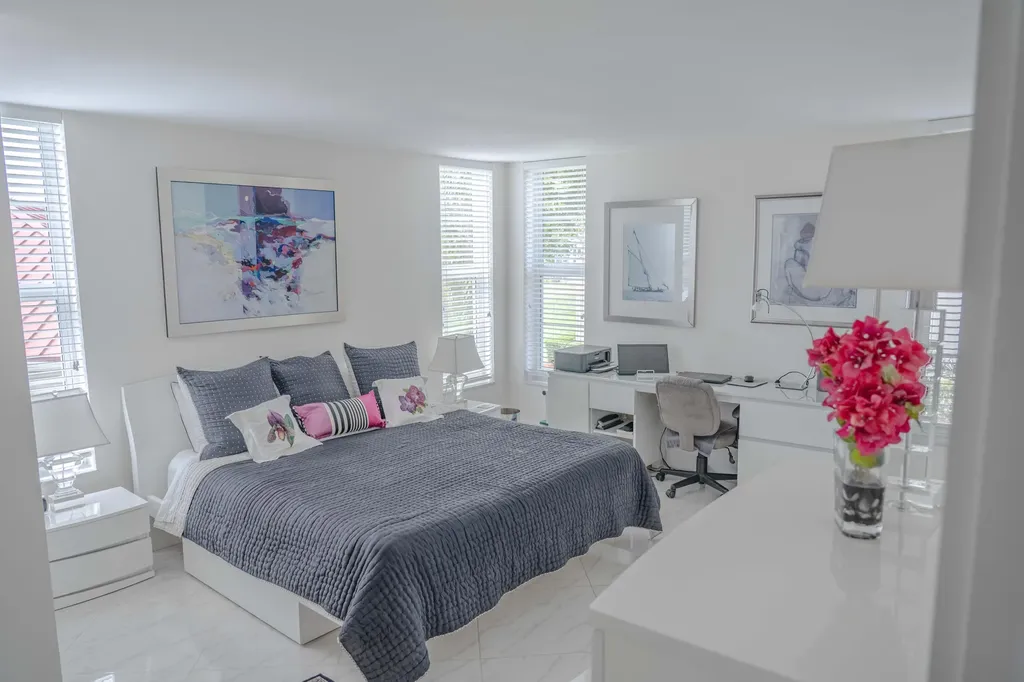 3180 NE 48th Court Lighthouse Point FL 33064