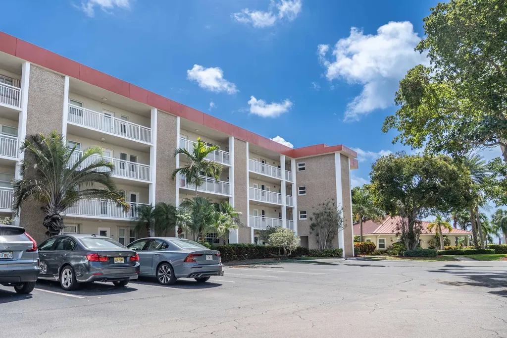 3180 NE 48th Court Lighthouse Point FL 33064
