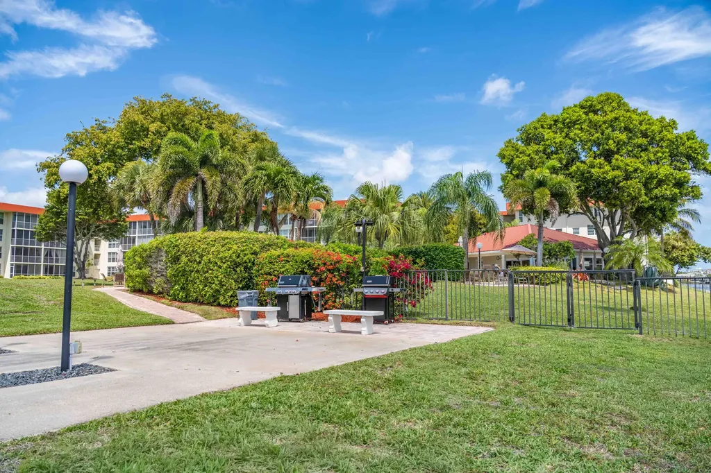 3180 NE 48th Court Lighthouse Point FL 33064