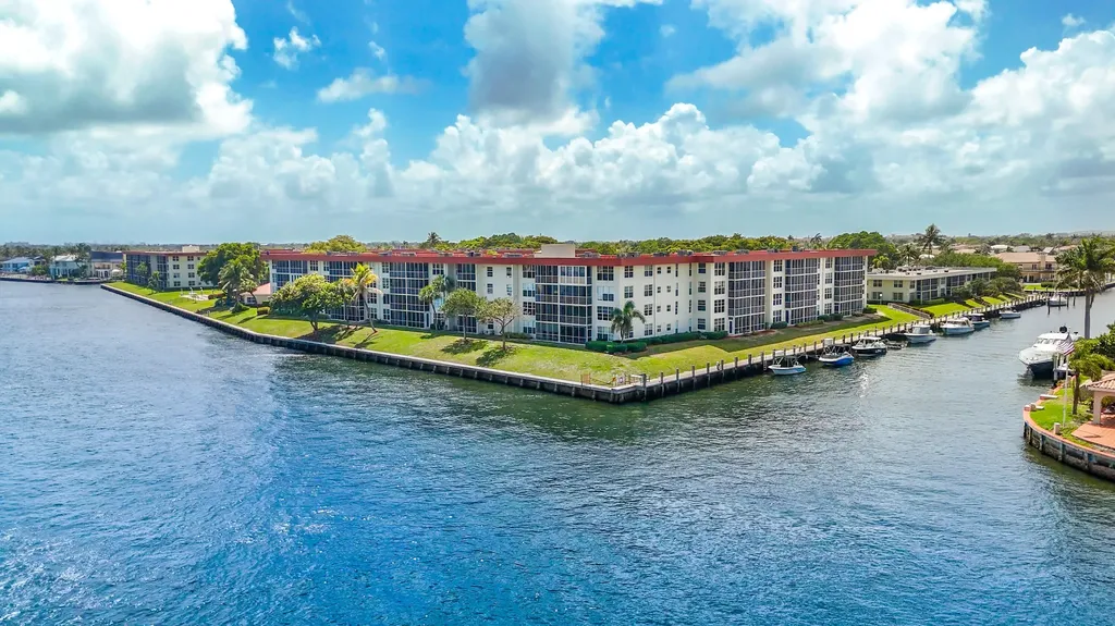 3180 NE 48th Court Lighthouse Point FL 33064