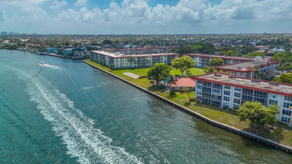 3180 NE 48th Court Lighthouse Point FL 33064
