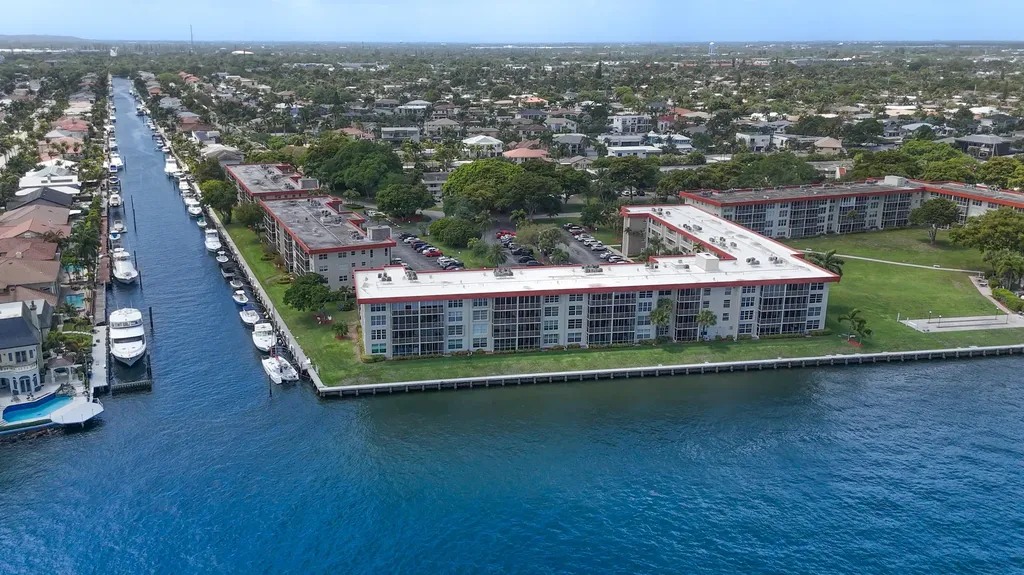 3180 NE 48th Court Lighthouse Point FL 33064