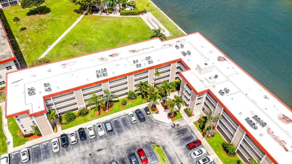 3180 NE 48th Court Lighthouse Point FL 33064