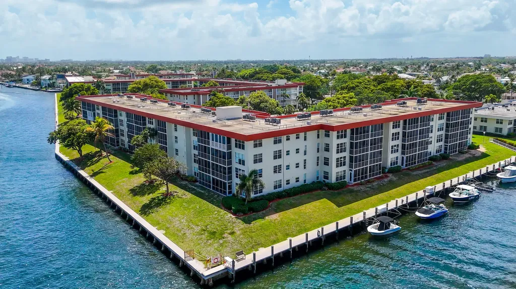 3180 NE 48th Court Lighthouse Point FL 33064