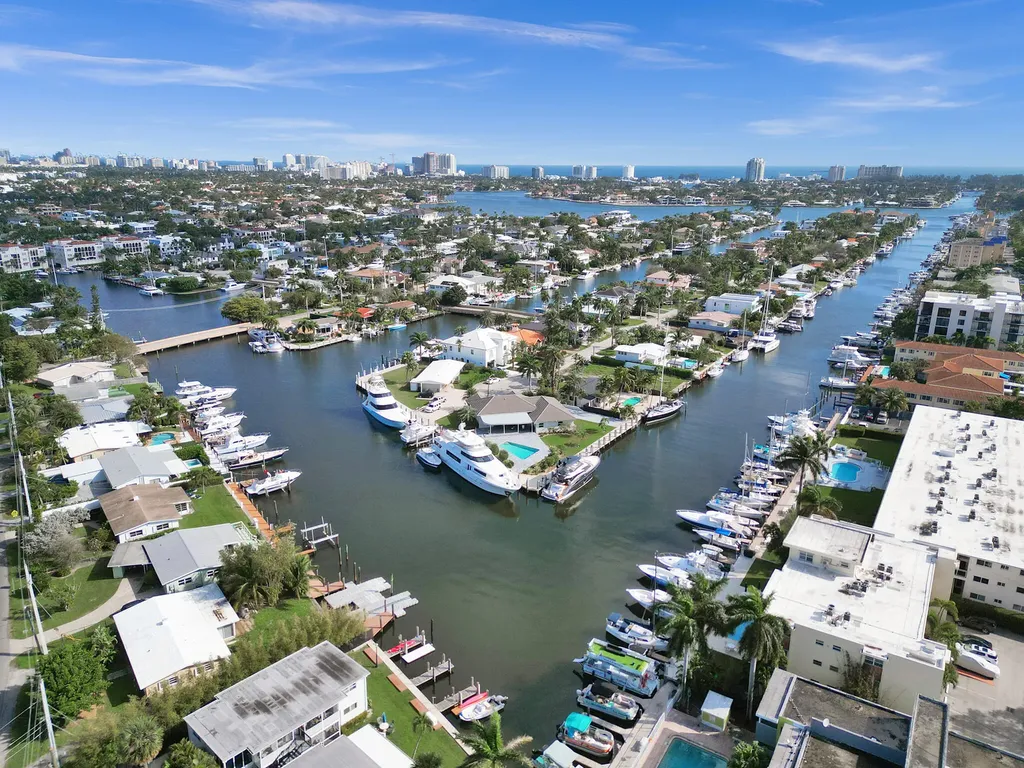 1115 SE 14th Place Fort Lauderdale FL 33316