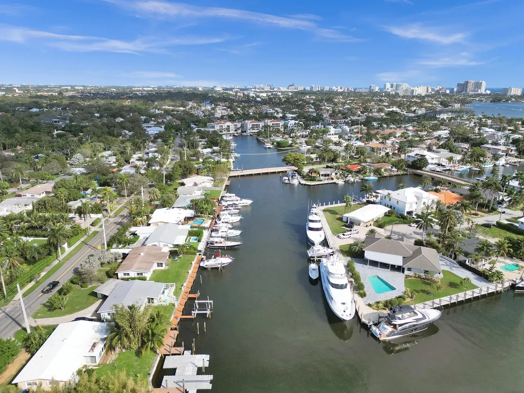 1115 SE 14th Place Fort Lauderdale FL 33316