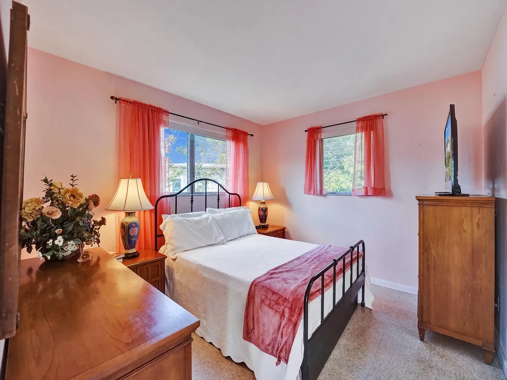 1115 SE 14th Place Fort Lauderdale FL 33316