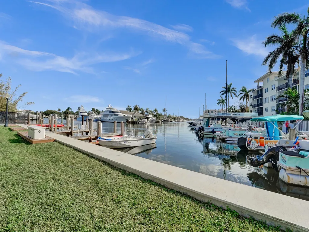 1115 SE 14th Place Fort Lauderdale FL 33316