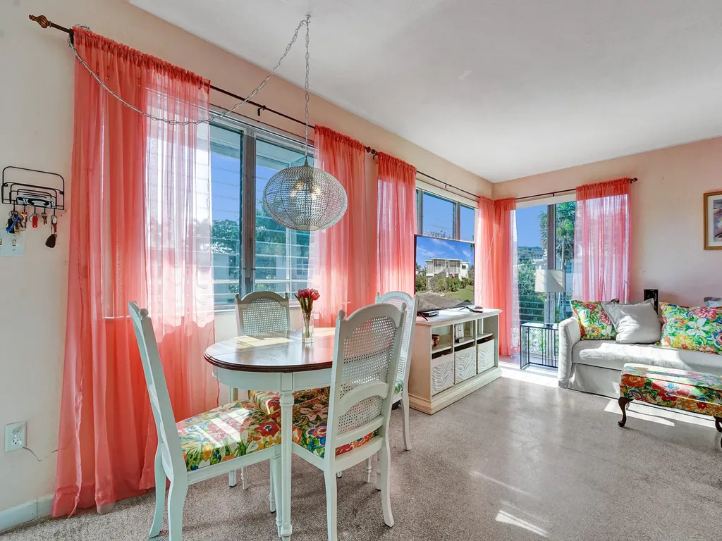 1115 SE 14th Place Fort Lauderdale FL 33316