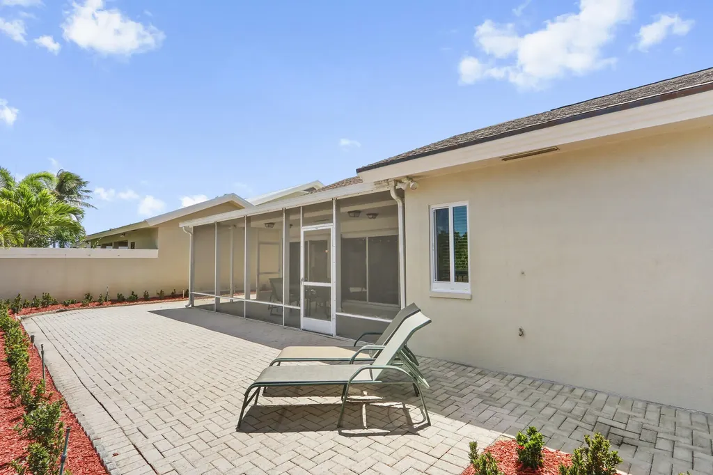 327 Ridge Road Jupiter FL 33477