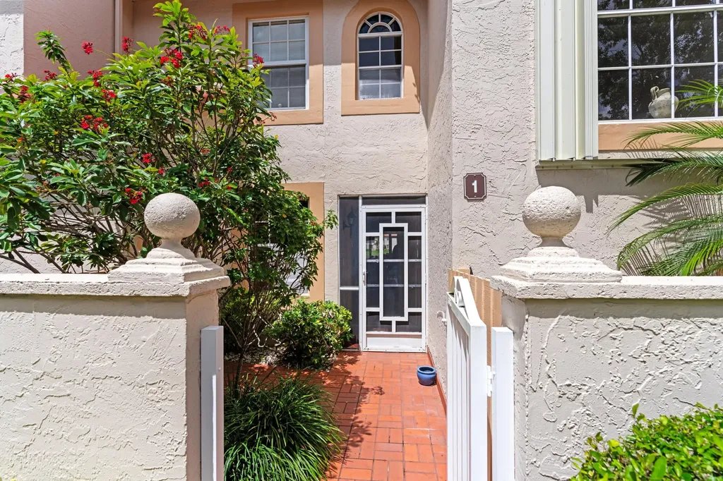 14407 Via Royale Delray Beach FL 33446