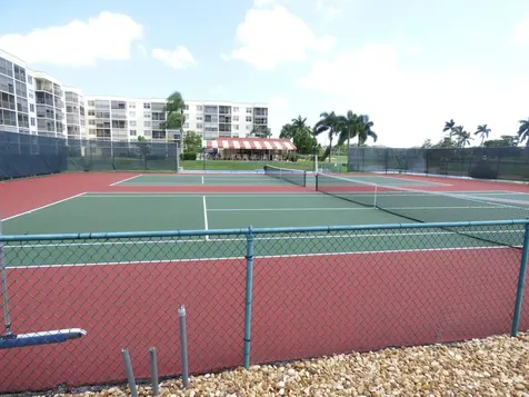 9820 S Hollybrook Lake Drive Pembroke Pines FL 33025