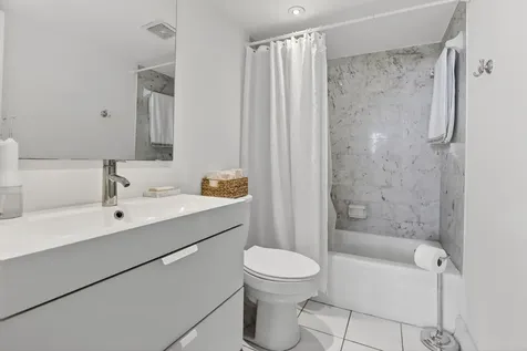 9820 S Hollybrook Lake Drive Pembroke Pines FL 33025