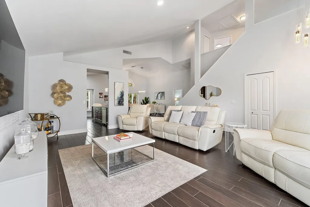 463 Woodview Circle Palm Beach Gardens FL 33418
