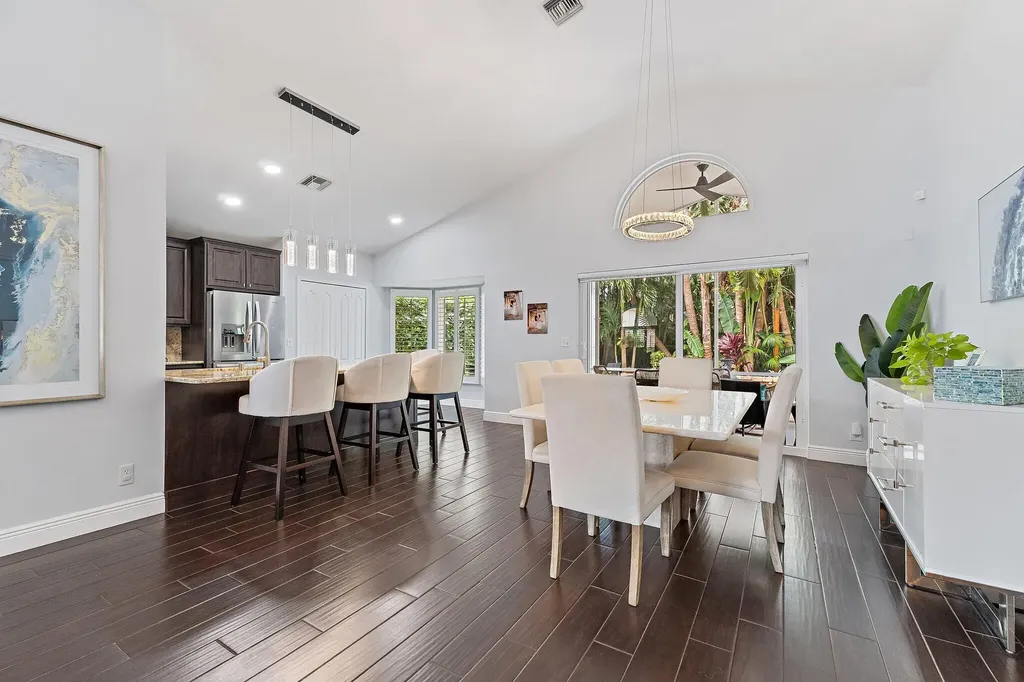 463 Woodview Circle Palm Beach Gardens FL 33418