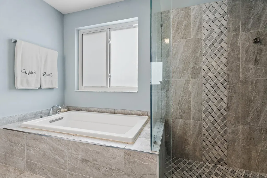463 Woodview Circle Palm Beach Gardens FL 33418