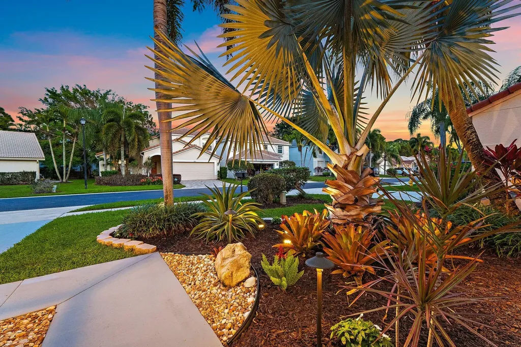 463 Woodview Circle Palm Beach Gardens FL 33418