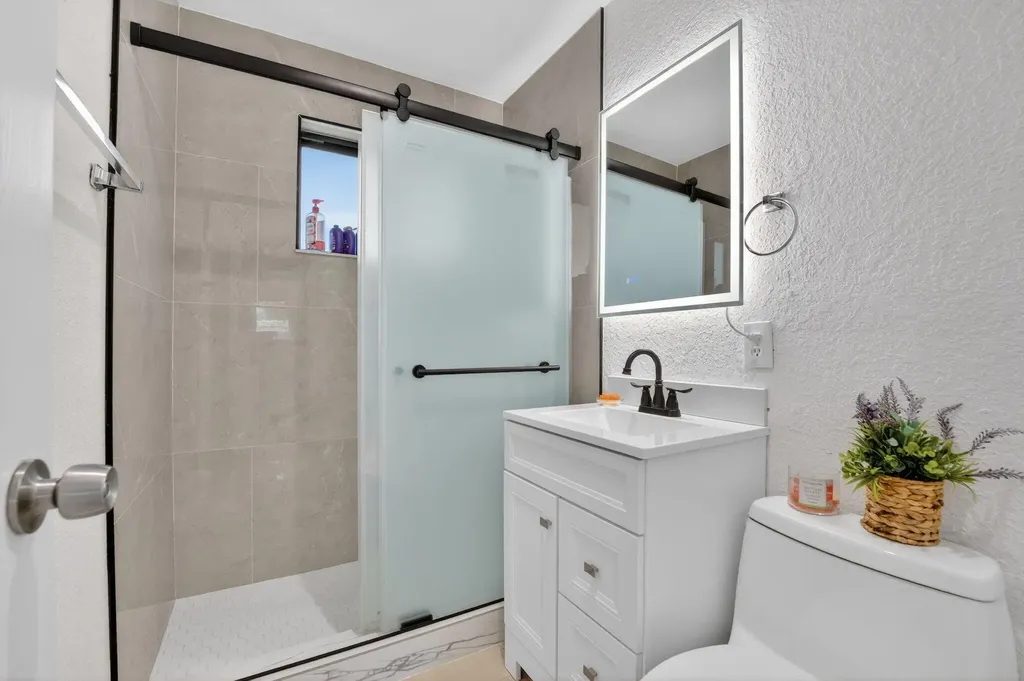 5051 NE 6th Avenue Deerfield Beach FL 33064