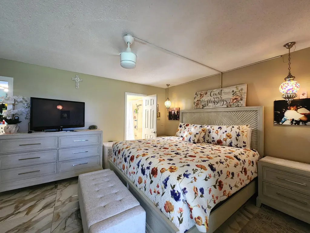 1012 Ellesmere A Deerfield Beach FL 33442