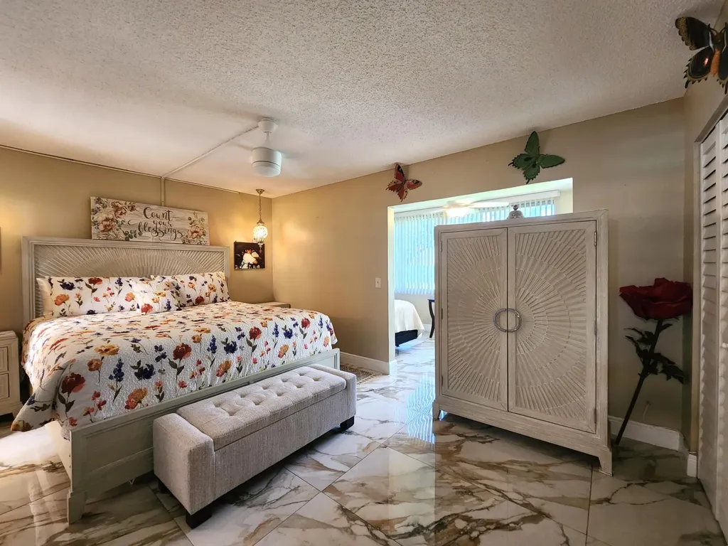 1012 Ellesmere A Deerfield Beach FL 33442