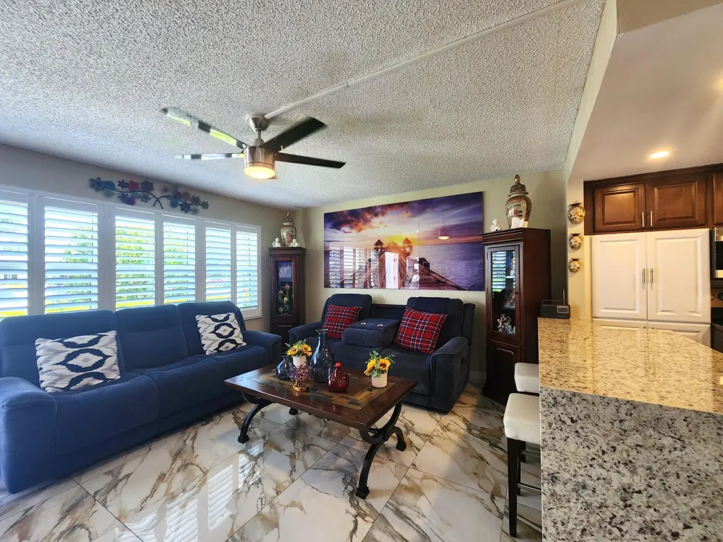1012 Ellesmere A Deerfield Beach FL 33442