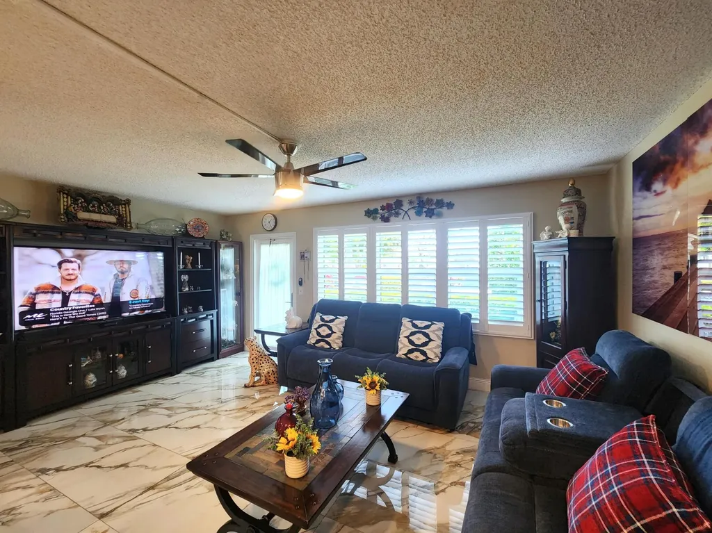 1012 Ellesmere A Deerfield Beach FL 33442