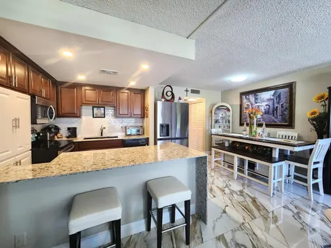1012 Ellesmere A Deerfield Beach FL 33442